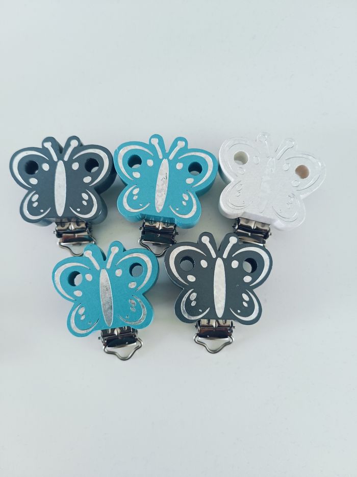 Perles et clips en bois papillons - photo numéro 2