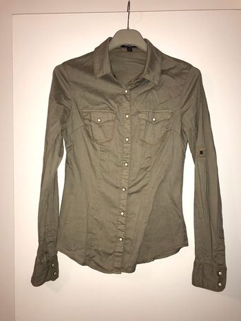 Chemise kaki taille 32 jennyfer