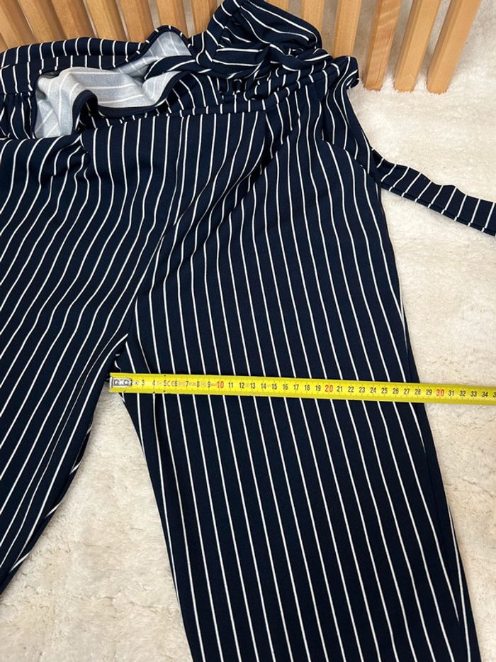 Un jumpsuit rayé élégant et chic - photo numéro 13