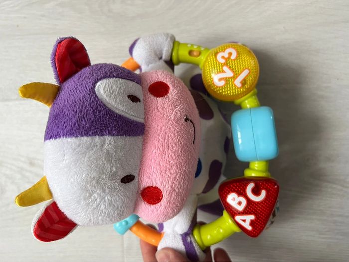 Vache Joséphine câline vtech avec sons et lumières - photo numéro 4