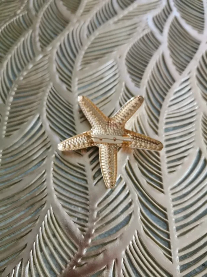 Broche étoile de mer doree - photo numéro 2