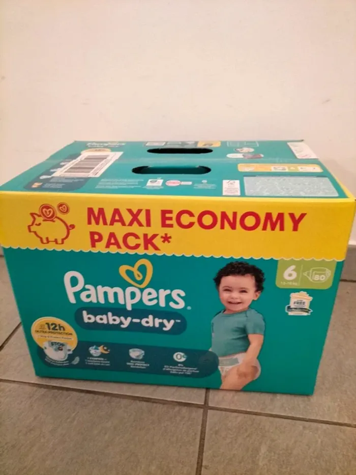 Pack 80 couches pampers Baby-Dry taille 6 neuf