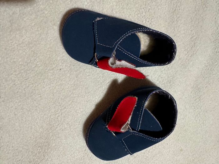 Chaussures souples  bébé  taille 19