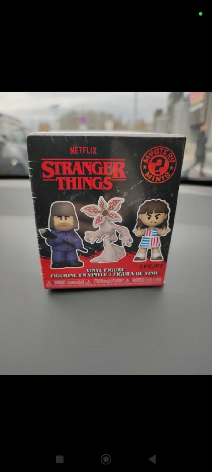 Figurine stranger things mystery