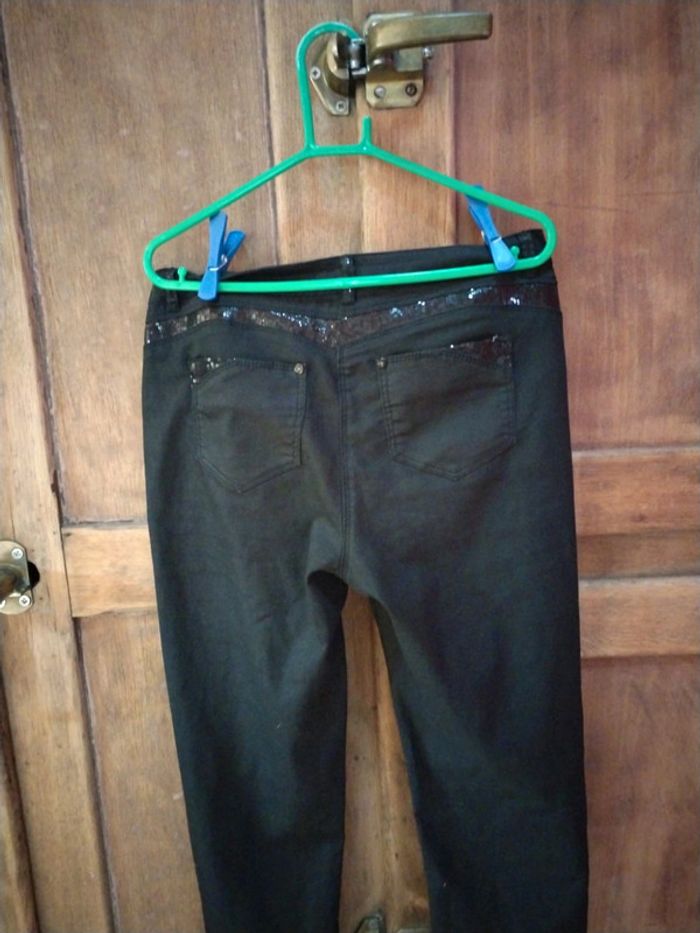 Pantalon noir ( un peu délavé) - photo numéro 6