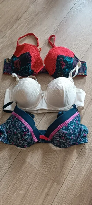 Lot de soutien gorge 85B