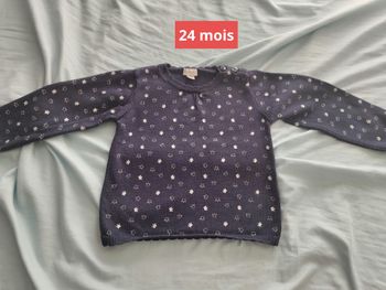 Pull taille 24 mois