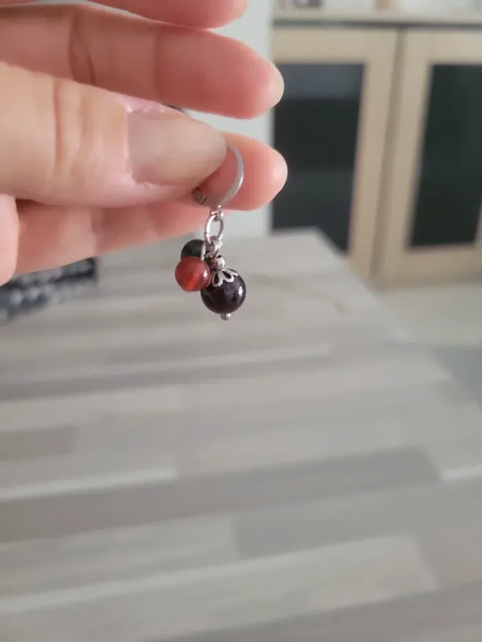 Boucles d'oreilles avec pierres - photo numéro 2
