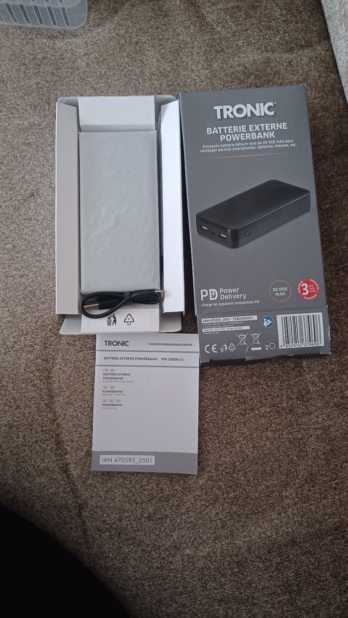 Batterie externe powerbank tronic neuf noir dans sa boîte ferer