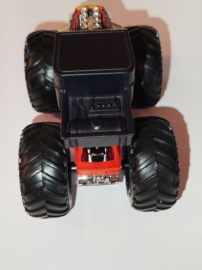 Wheels Monster Truck Bone Shaker 2023 - photo numéro 9