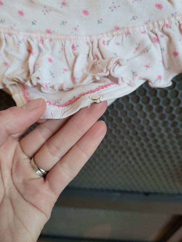 Body Petit Bateau sans manche t. 18 mois - photo numéro 2