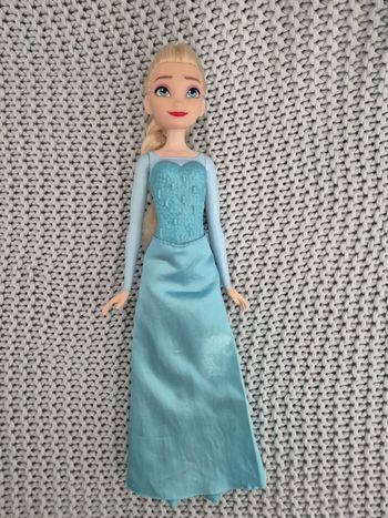 Poupée Reine des Neiges 