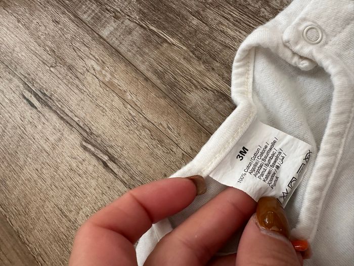 - Tee shirt kitchoun (F) - 3 mois - Très bon état - photo numéro 2