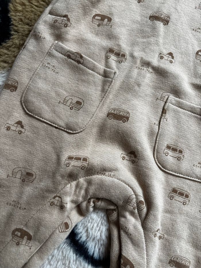 Salopette beige voiture/combi KIABI t.12m - photo numéro 3