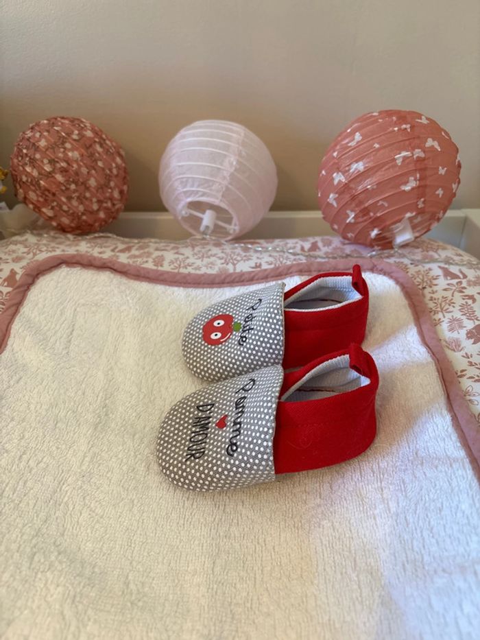 Chaussons pomme 3-6 mois - photo numéro 2