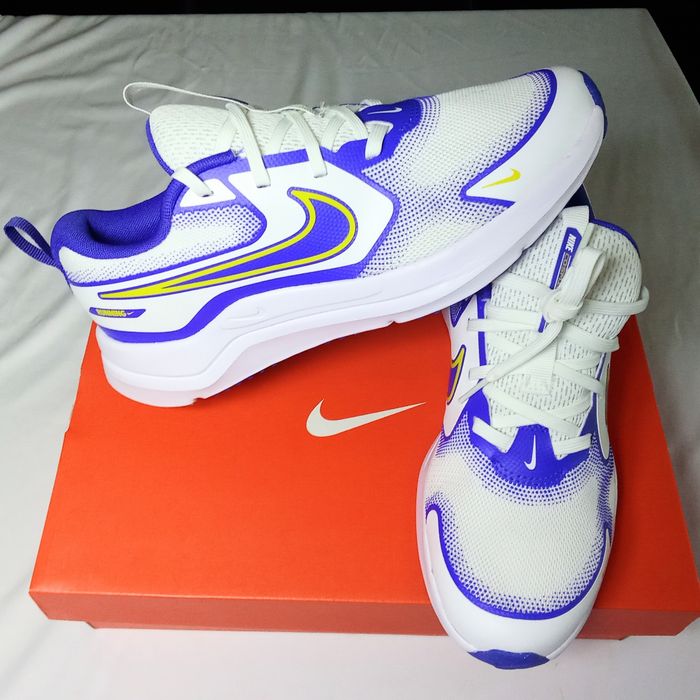 Nike cosmic runner taille 39 neuves - photo numéro 2