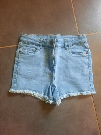 Short fille