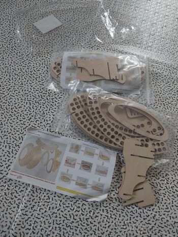 Organisateur en bois – pinceaux, crayons & feutres