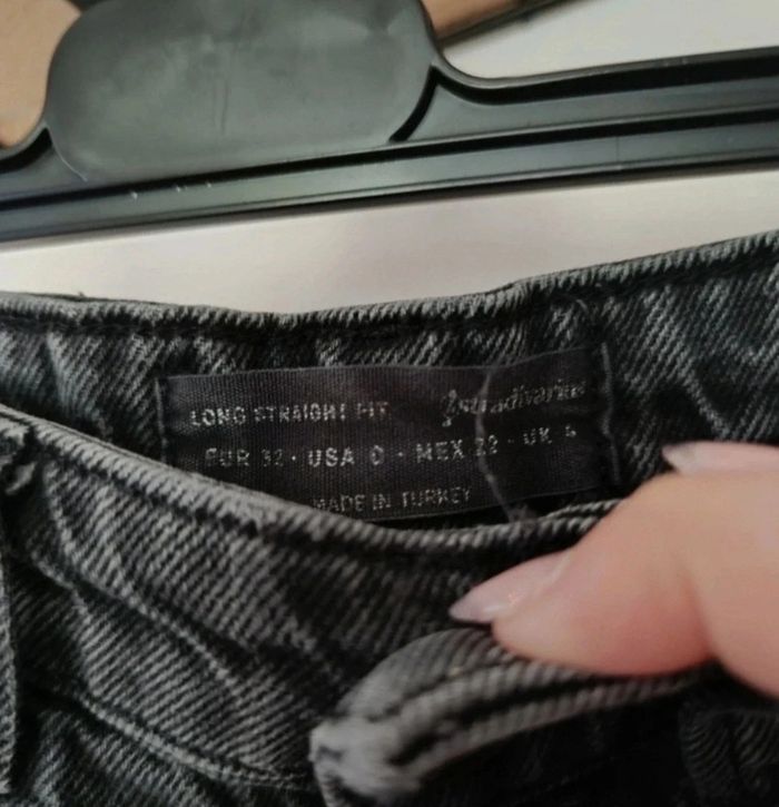 Jean a trou noir Stradivarius Taille 32 - photo numéro 4