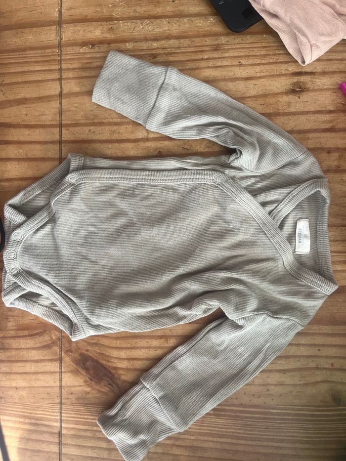 2 body taille 1 mois  bébé garçon marque ZEEMAN - photo numéro 2