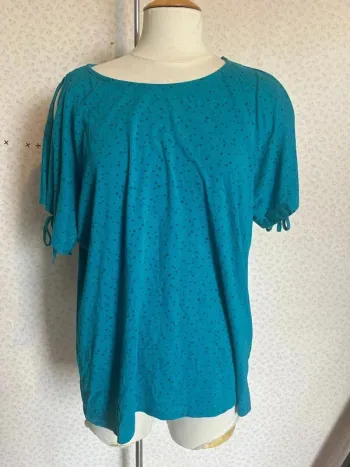 Blouse épaule dénudée taille 42 marque yessica