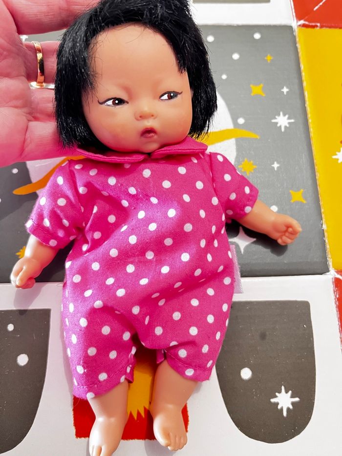 Poupée corolle asiatique - photo numéro 3