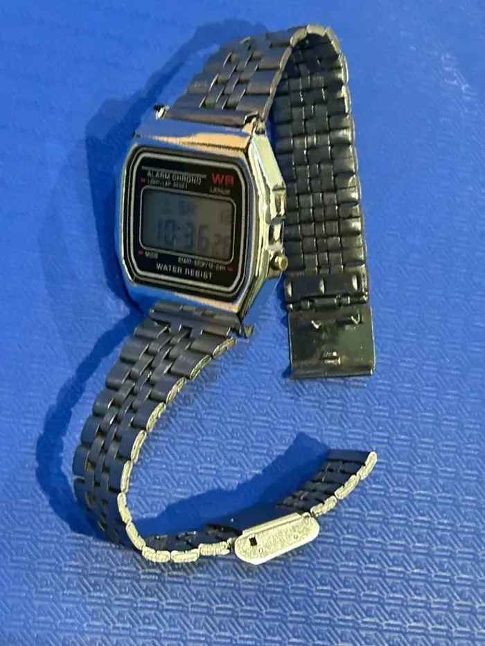 Montre Y2k style Casio vintage - photo numéro 2