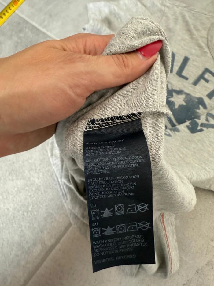 T-shirt Hilfiger Denim homme gris taille S très bon état - photo numéro 10