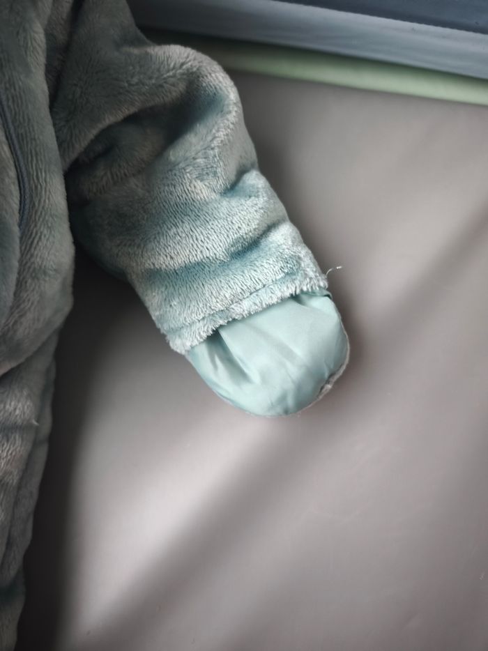 Combinaison Disney 60cm - photo numéro 5