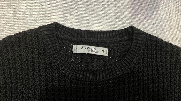 Pull noir - photo numéro 2