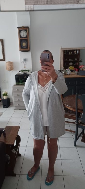 Très jolie veste à capuche femme T U