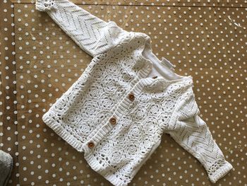 Gilet blanc à trou 6 mois influx