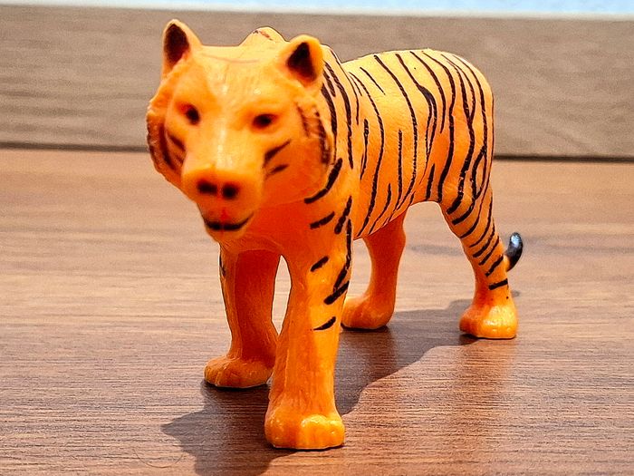 Hélicoptère militaire camo avec pilote, tigre et crocodile - photo numéro 5