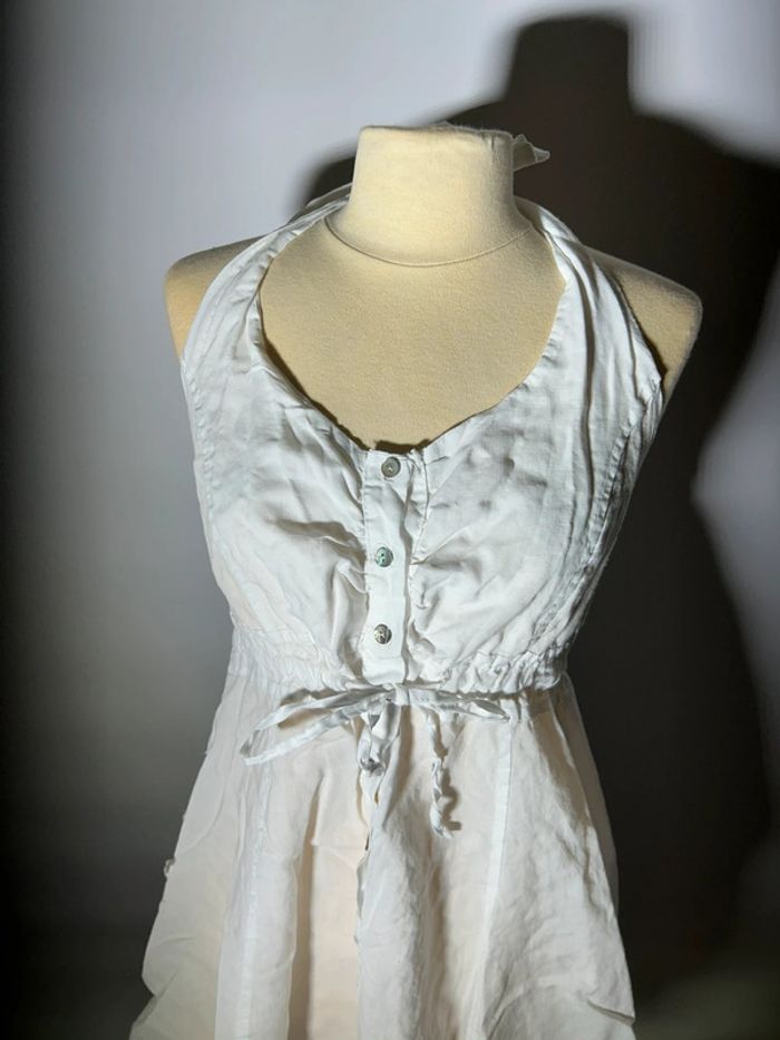 Robe en lin blanche dos nu - photo numéro 2