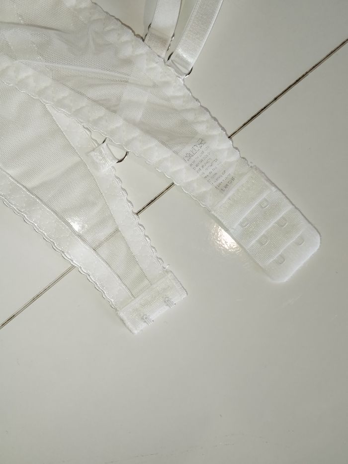 Ensemble sous vêtements blanc - photo numéro 9