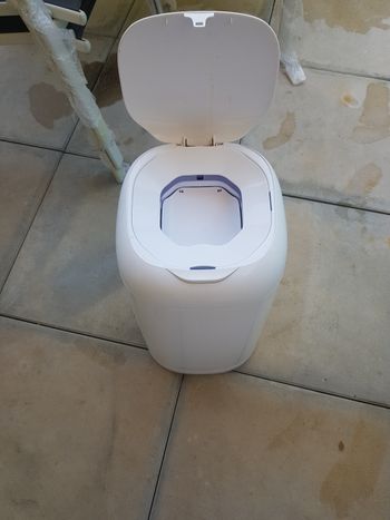 Lot poubelle à couches et anneau de bain