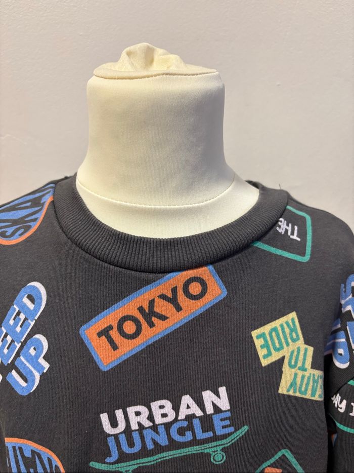 Pull garçon taille 122/128 - photo numéro 2