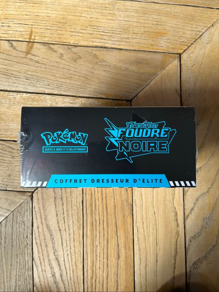 Pokémon ETB EV10.5 Foudre Noire - photo numéro 5
