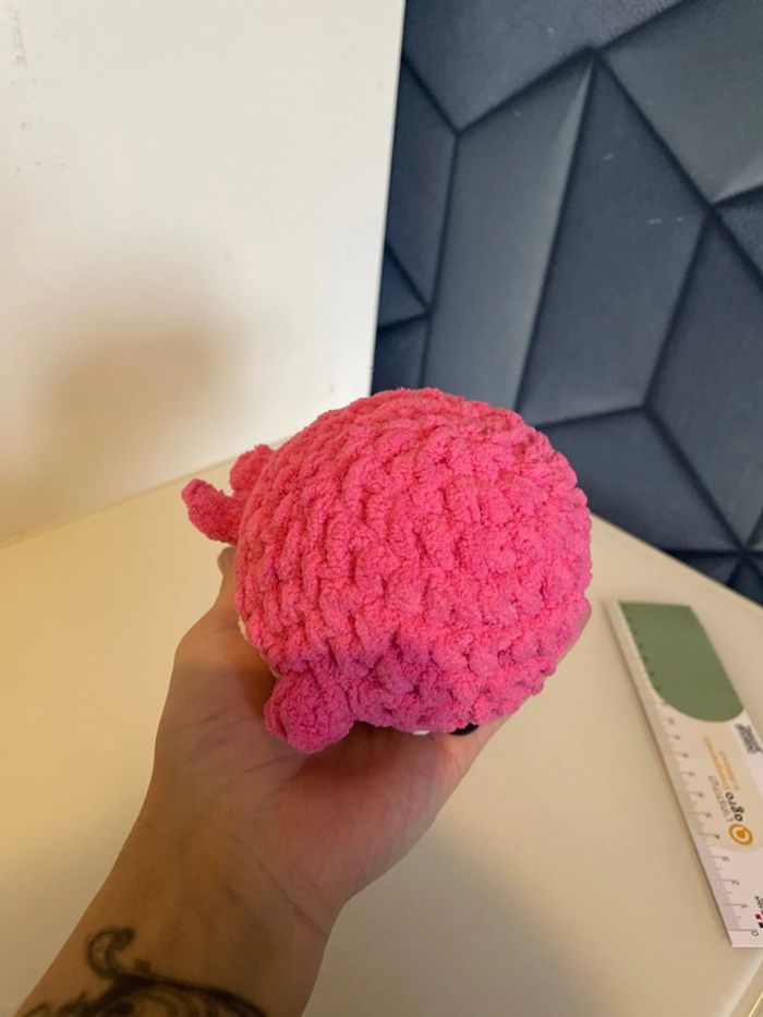 Baleine rose amigurumi - photo numéro 2