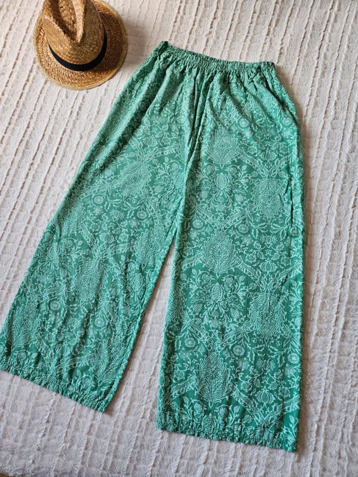 Pantalon vert jambes larges taille 38