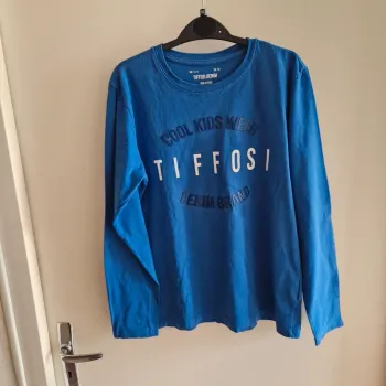 11/12 ans tee-shirt bleu