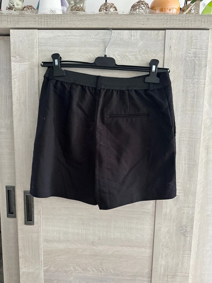 Short noir Kiabi taille 36 - photo numéro 2