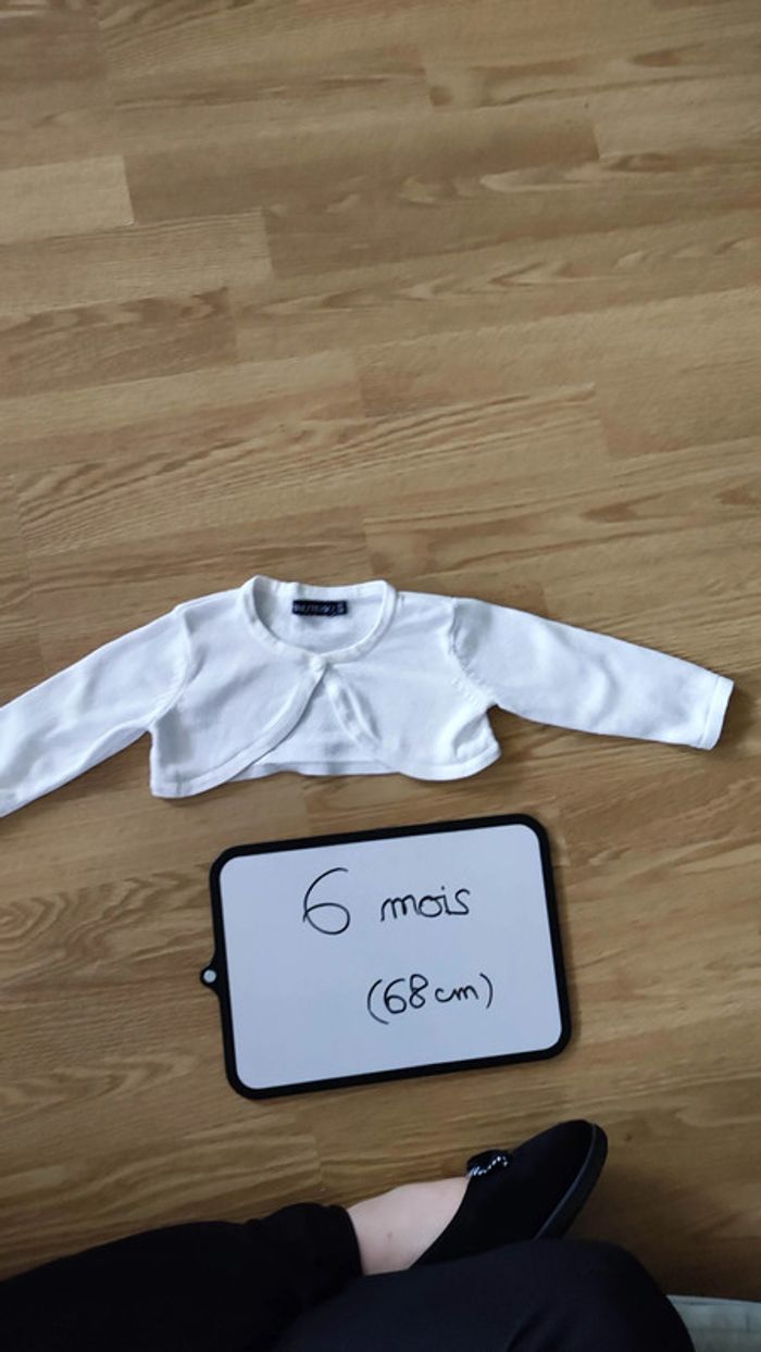 boléro blanc taille 6 mois