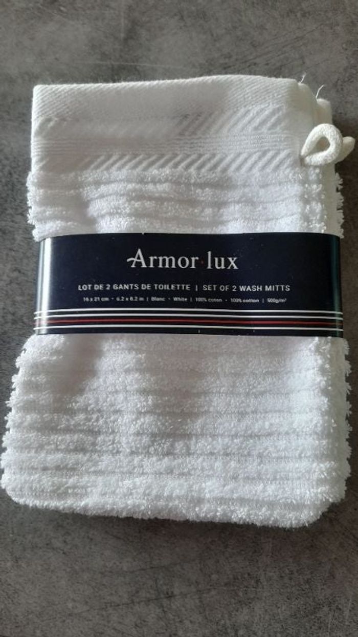 4 lots de 2 gants de toilettes neufs