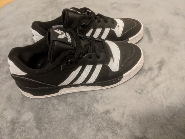 Baskets Adidas t39