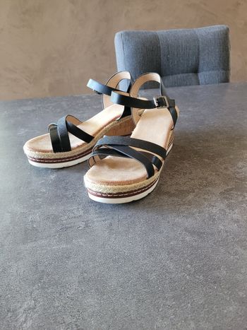 Sandales compensées 39