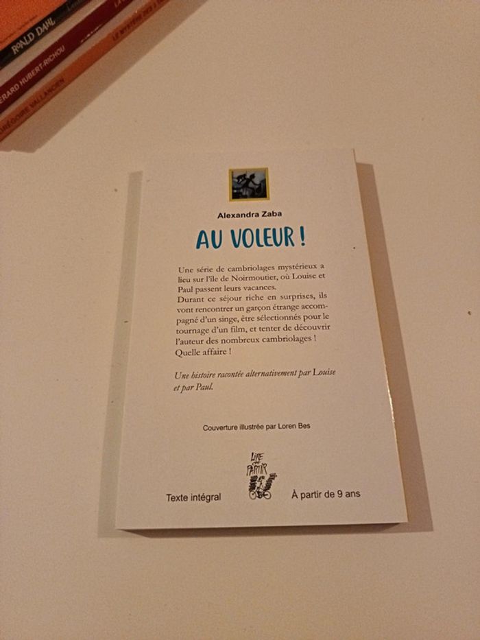 Livre Au voleur - photo numéro 2