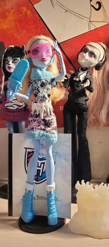 Monster High Abbey Bominable Art Class