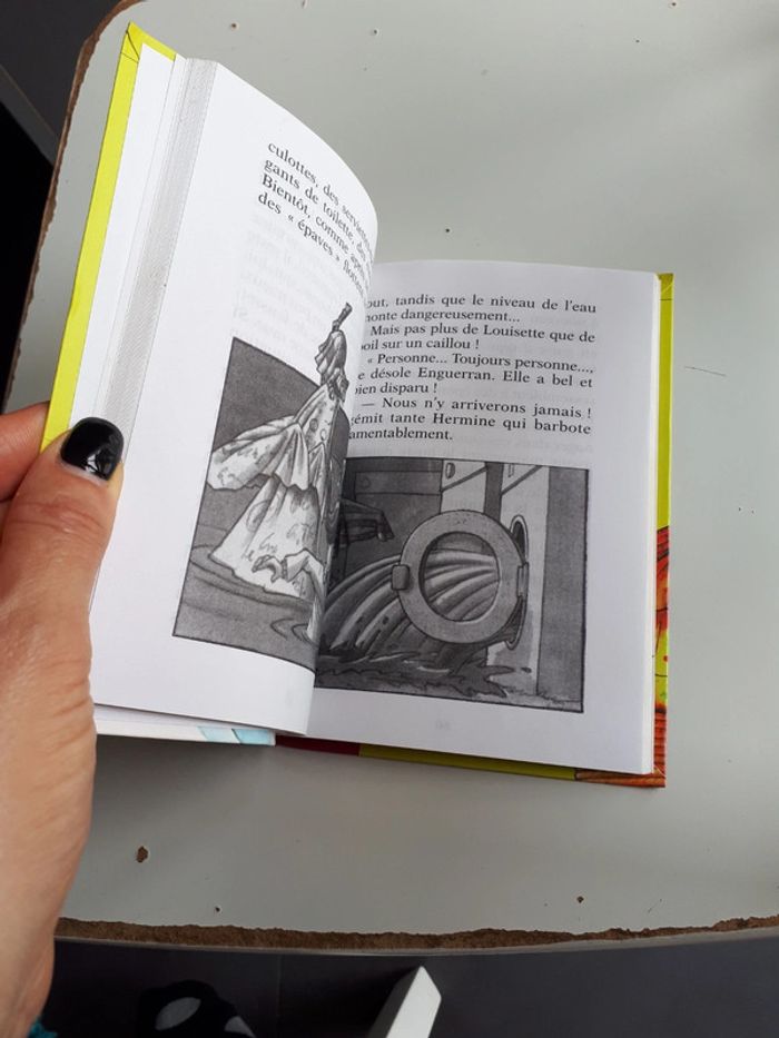 Livre bibliothèque rose le fantôme du panier à linge - photo numéro 6