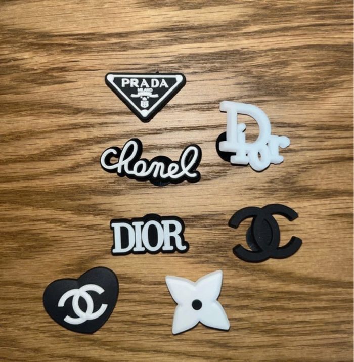 Lot de 7 pin’s pour crocs